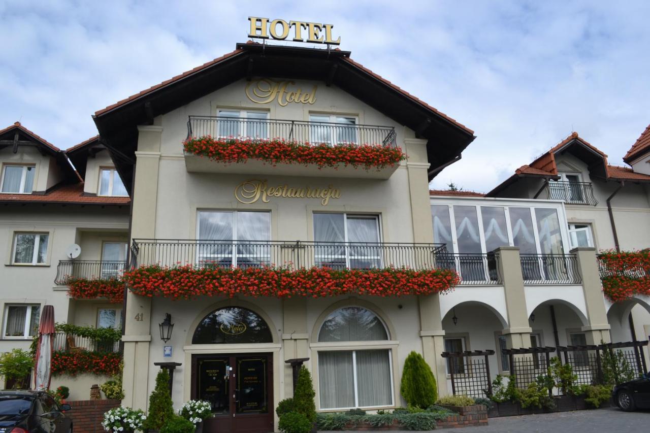 Hotel Mateo Stopnica Exterior foto